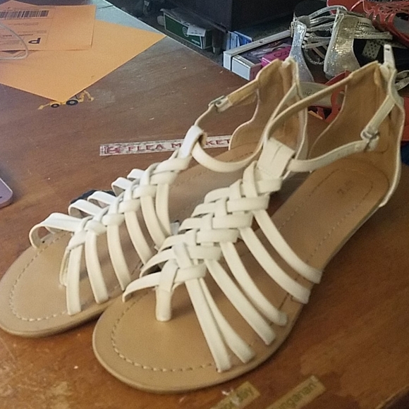 Apt 9 White Strapy Ankle Zip Back Size 10 - Picture 1 of 8